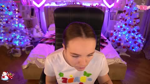 Snapshot of foxyshyyy chatting on January 4, 2025, 12:49 pm Inna online show from January 4, 2025, 12:49 pm