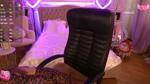 Snapshot of foxyshyyy chatting on March 8, 2025, 7:05 am Inna online show from March 8, 2025, 7:05 am