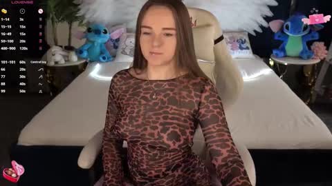 Snapshot of foxyshyyy chatting on October 3, 2025, 6:10 am Inna online show from October 3, 2025, 6:10 am