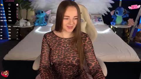 Snapshot of foxyshyyy chatting on October 9, 2025, 6:00 am Inna online show from October 9, 2025, 6:00 am