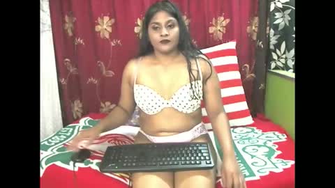 foxyyindian online show from December 2, 2025, 6:30 am