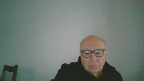 Snapshot of fra94 chatting on December 19, 2024, 2:02 pm fra94 online show from December 19, 2024, 2:02 pm