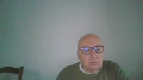 Snapshot of fra94 chatting on October 5, 2025, 4:05 pm fra94 online show from October 5, 2025, 4:05 pm