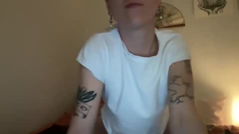 Chlo online show from May 10, 2026, 2:17 am