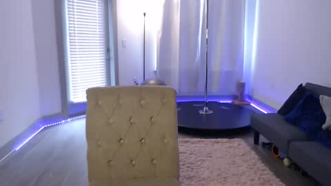 Angel online show from February 25, 2025, 4:31 pm