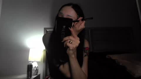 Snapshot of fragilemasochist chatting on July 25, 2026, 6:27 pm Angel online show from July 25, 2026, 6:27 pm
