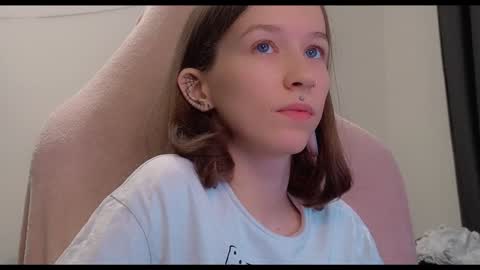 fran_bow online show from January 30, 2025, 5:19 am