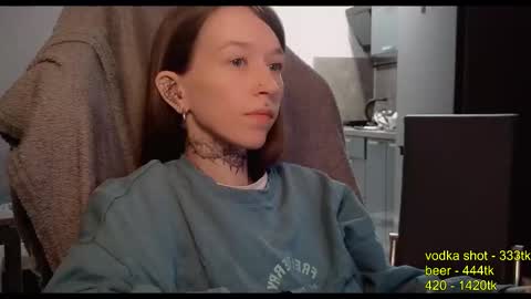 fran_bow online show from October 15, 2025, 2:11 am