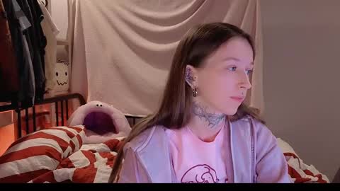 Snapshot of fran_bow chatting on April 29, 2026, 5:30 pm fran_bow online show from April 29, 2026, 5:30 pm