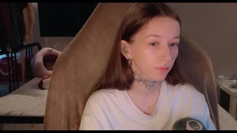 Snapshot of fran_bow chatting on May 9, 2026, 2:11 pm fran_bow online show from May 9, 2026, 2:11 pm