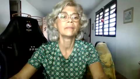 francelune online show from December 15, 2024, 1:32 pm