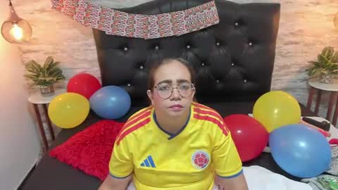 Snapshot of francesca_bbw chatting on June 24, 2026, 2:10 am online show from June 24, 2026, 2:10 am