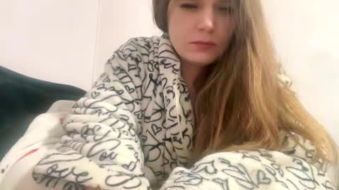 francescafey online show from January 14, 2025, 8:31 am