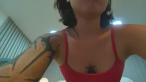 franchesca_de_luca online show from September 14, 2025, 12:15 pm