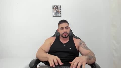 frank_foxx1 online show from November 25, 2025, 4:12 am