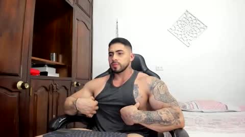 frank_foxx1 online show from June 6, 2026, 4:17 am