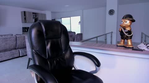 Frank Farrell. Hey remember to give me a thumbs up Ty online show from January 29, 2025, 9:39 pm