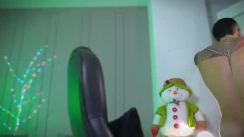 Frank Farrell. Hey remember to give me a thumbs up Ty online show from November 14, 2025, 1:04 am