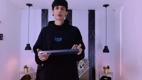 Franvill trato online show from January 12, 2026, 7:19 pm