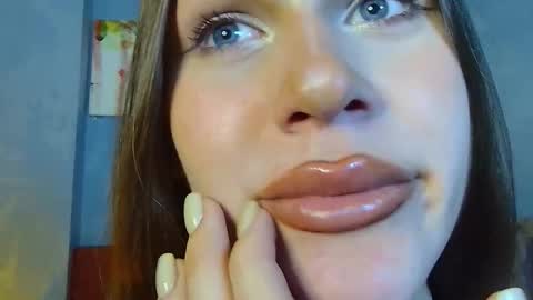 I am franzeva  online show from March 20, 2026, 8:52 am