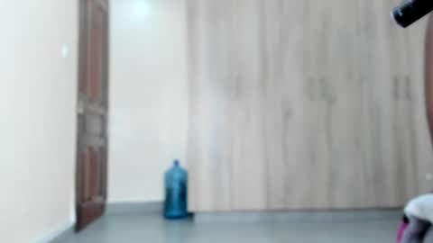 Sandra online show from February 12, 2025, 7:45 pm