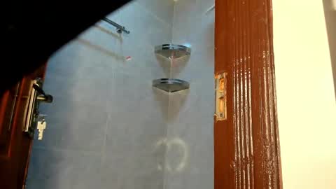 Kandy online show from April 17, 2026, 8:23 pm