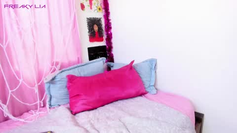 Lia Gomez online show from December 18, 2024, 6:03 pm