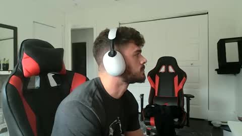 freakyfitking online show from January 21, 2025, 7:50 pm