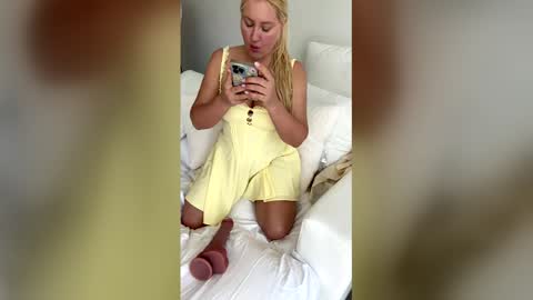 Snapshot of freakymadison chatting on April 15, 2026, 10:10 pm freakymadison online show from April 15, 2026, 10:10 pm