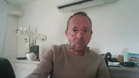 fredodu41 online show from May 16, 2026, 10:47 am