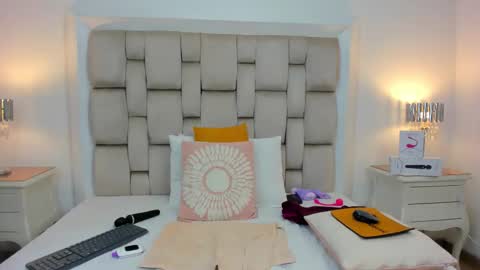 Frehia   online show from September 28, 2025, 3:06 pm