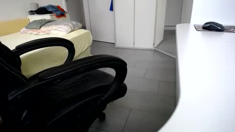 Walter Fischer online show from December 5, 2025, 1:42 pm