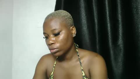 frekkymorelle online show from February 28, 2025, 7:48 am