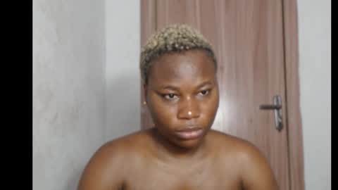 frekkymorelle online show from October 20, 2025, 4:24 am