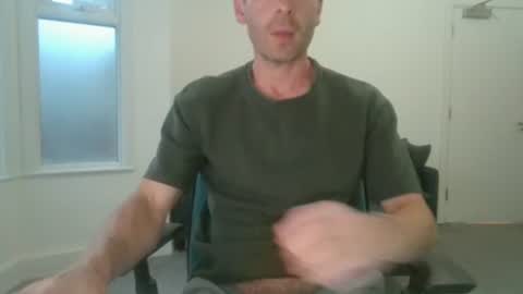 Snapshot of frenchbdmaninlondon chatting on July 6, 2026, 8:11 pm Horny Paul online show from July 6, 2026, 8:11 pm