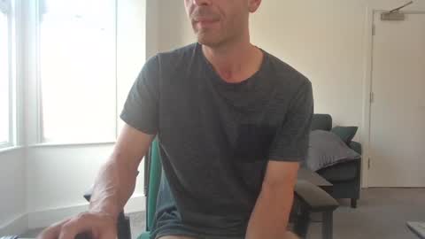 Snapshot of frenchbdmaninlondon chatting on July 14, 2026, 1:28 pm Horny Paul online show from July 14, 2026, 1:28 pm