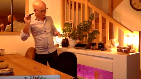 Frenchdaddylove online show from June 2, 2026, 6:43 pm