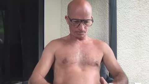 Frenchdaddylove online show from June 12, 2026, 10:58 am