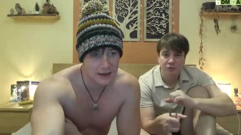 Snapshot of frenchhornybibs chatting on January 15, 2026, 8:45 pm French Horny Bibs online show from January 15, 2026, 8:45 pm