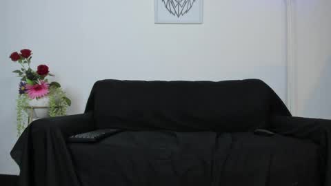 fresitalove01 online show from April 20, 2026, 2:09 pm