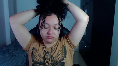 Louise  online show from December 22, 2024, 1:34 am