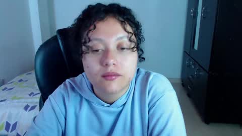 Louise  online show from February 17, 2025, 5:58 am