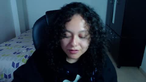 Louise  online show from February 23, 2025, 7:11 am