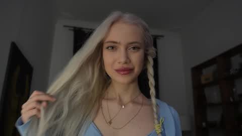 Freya online show from April 1, 2026, 7:22 pm