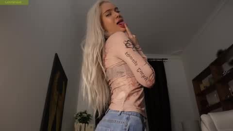 Freya online show from April 23, 2026, 7:05 pm