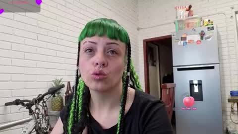 freyaa_sorceress online show from September 14, 2025, 7:57 pm