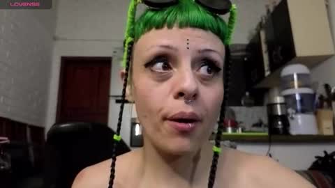 freyaa_sorceress online show from October 13, 2025, 9:37 pm