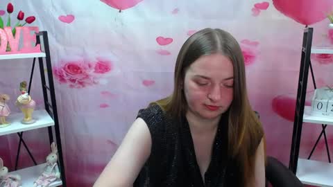 Snapshot of freyadak chatting on May 2, 2026, 5:29 pm FreyaDak online show from May 2, 2026, 5:29 pm