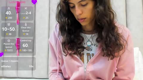 FREYA online show from February 3, 2025, 7:21 pm