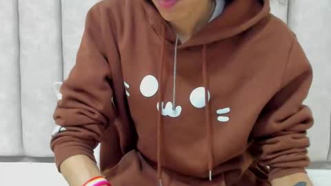 FREYA online show from October 21, 2025, 7:47 pm